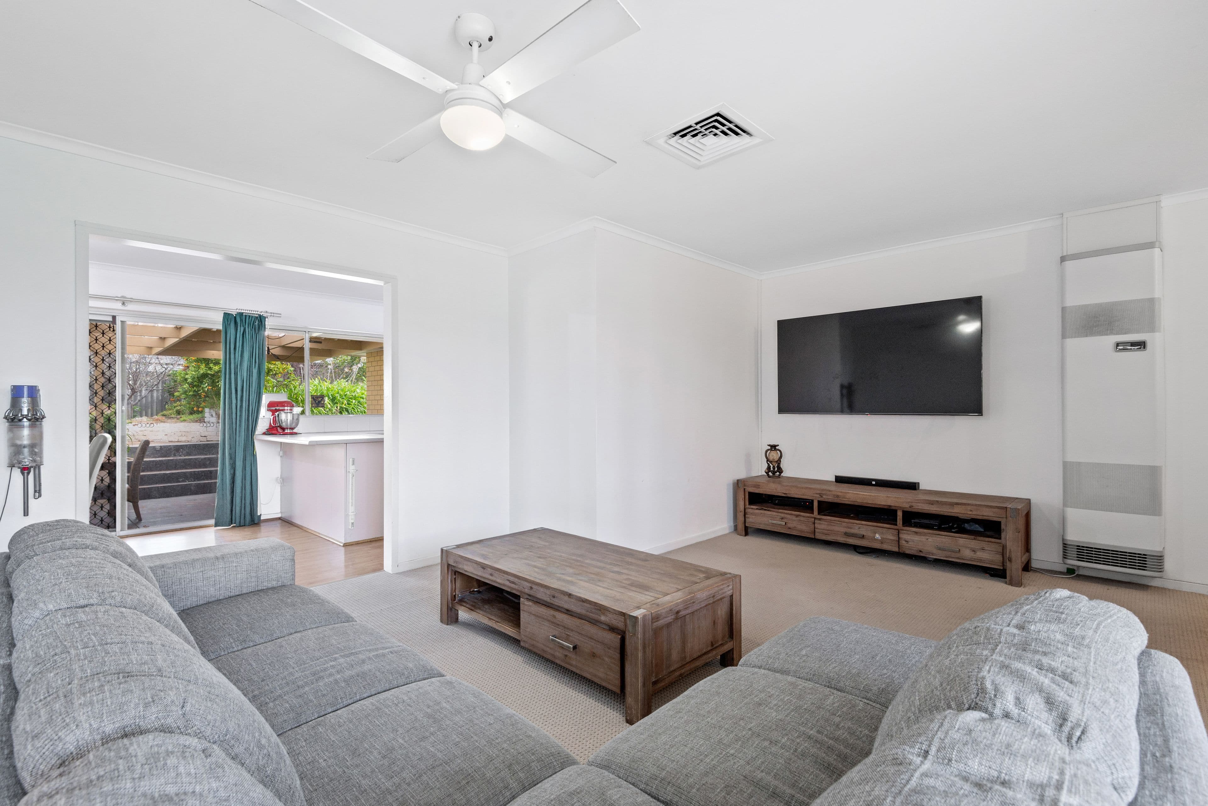 33 Young Street, Reynella SA 5161, Reynella - Thumbnail 2