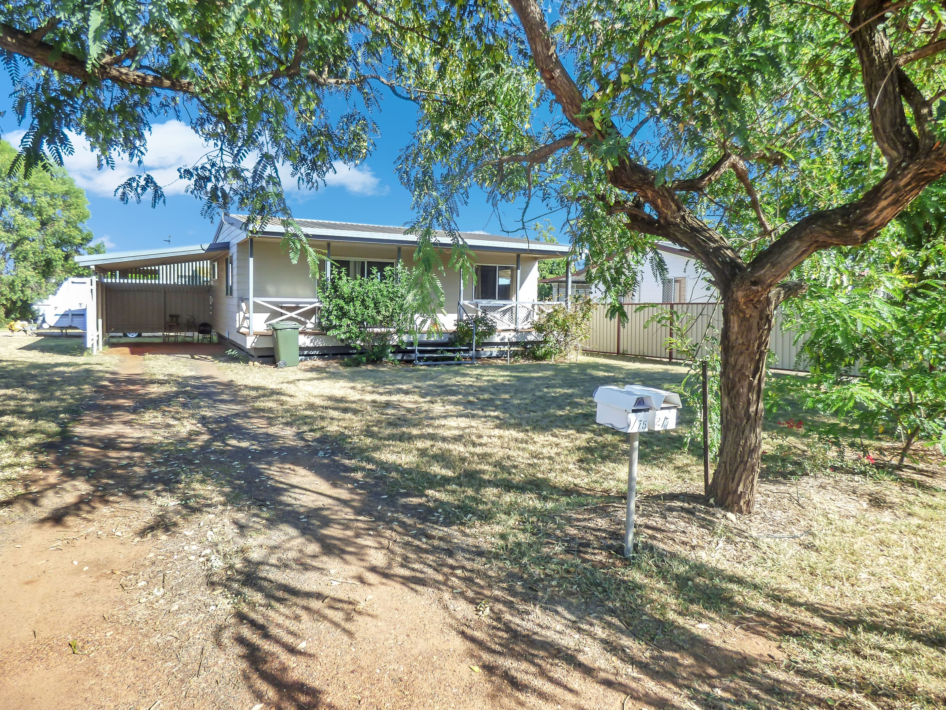 75 Currey Street, Roma QLD 4455, Roma - Thumbnail 2