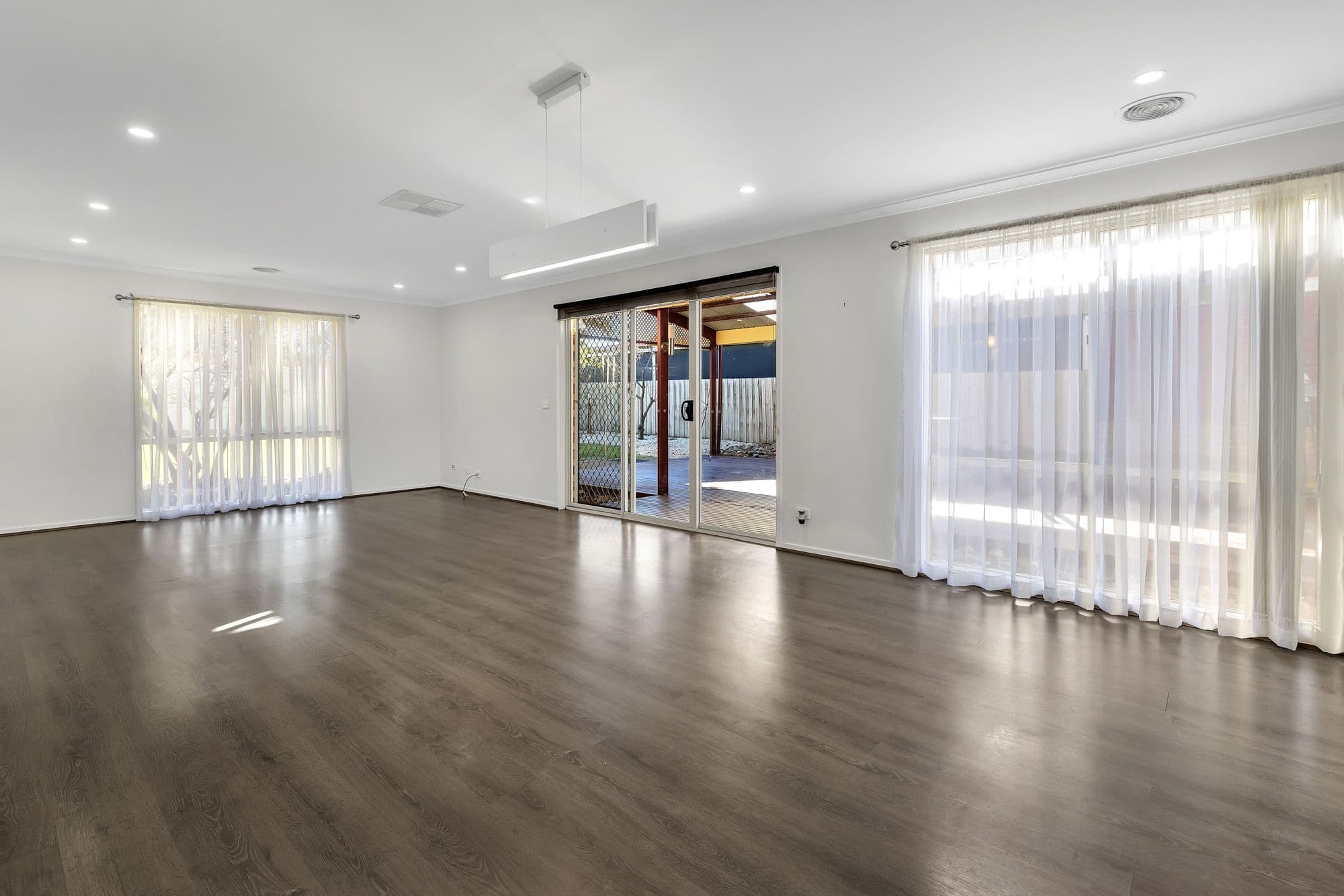 7 Loire Close, Hoppers Crossing VIC 3029, Hoppers Crossing - Thumbnail 4