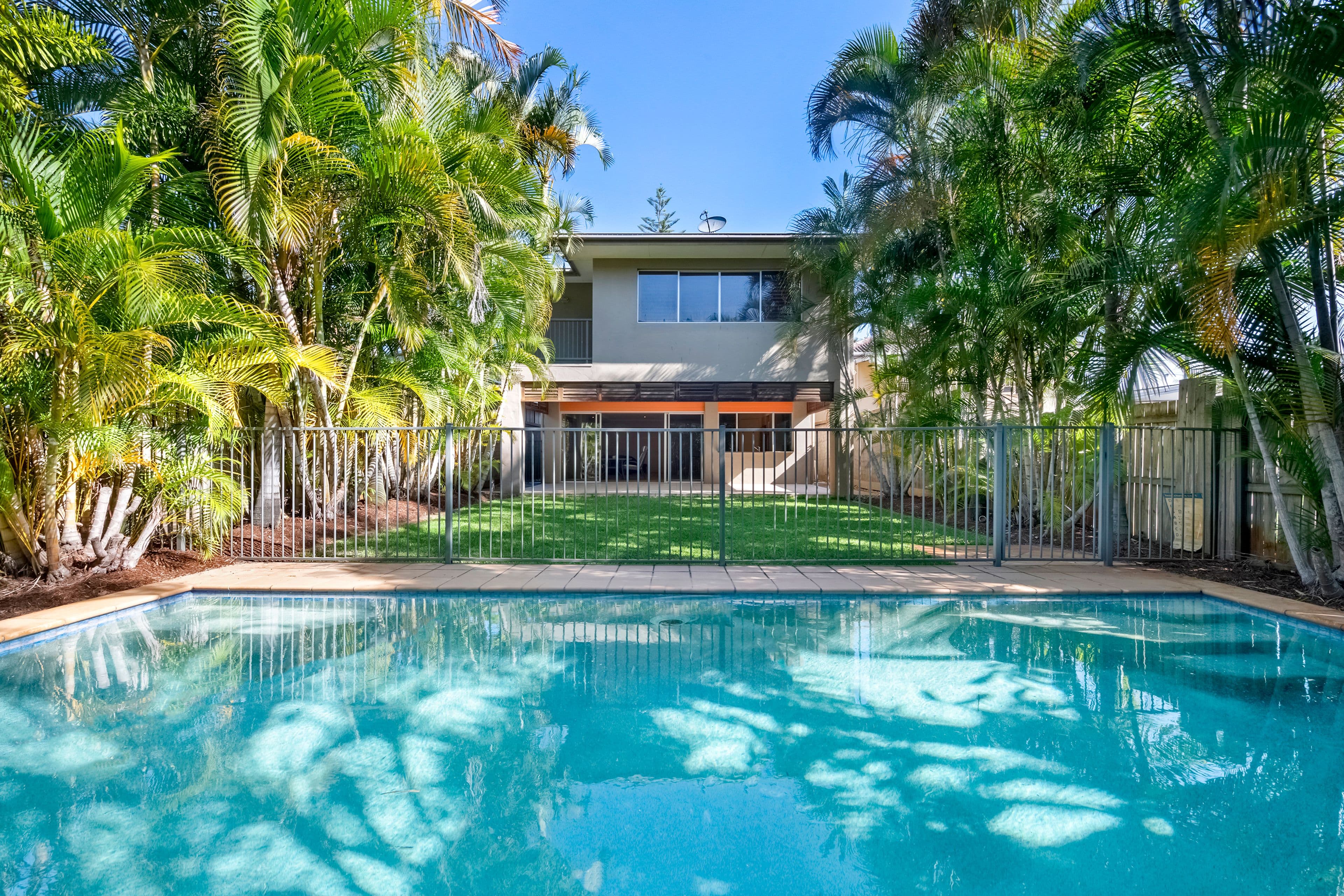 17 Hythe Street, Miami QLD 4220, Miami - Image 1