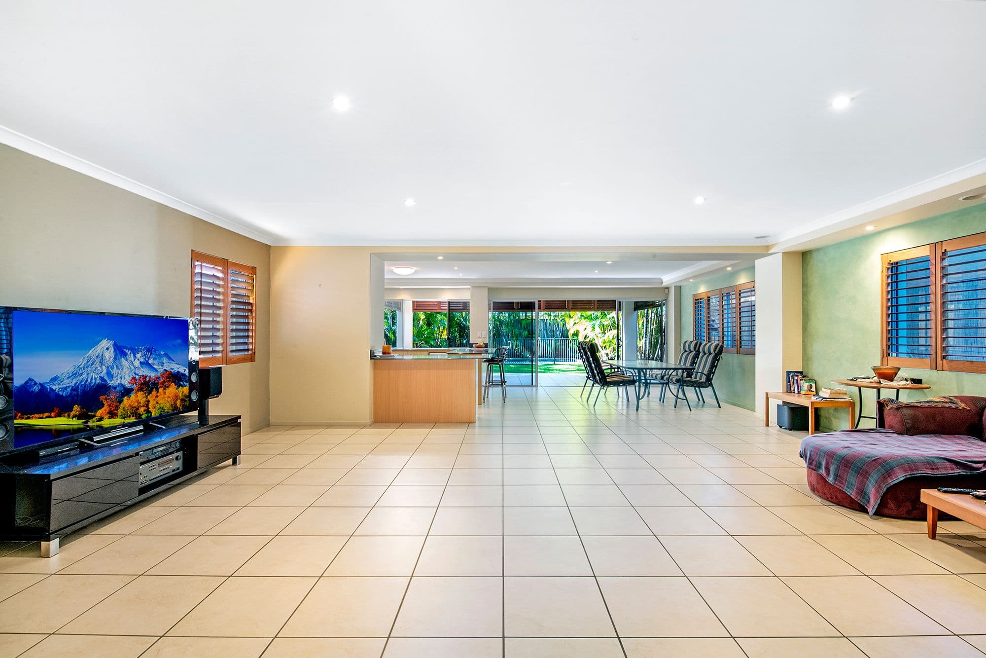 17 Hythe Street, Miami QLD 4220, Miami - Thumbnail 3