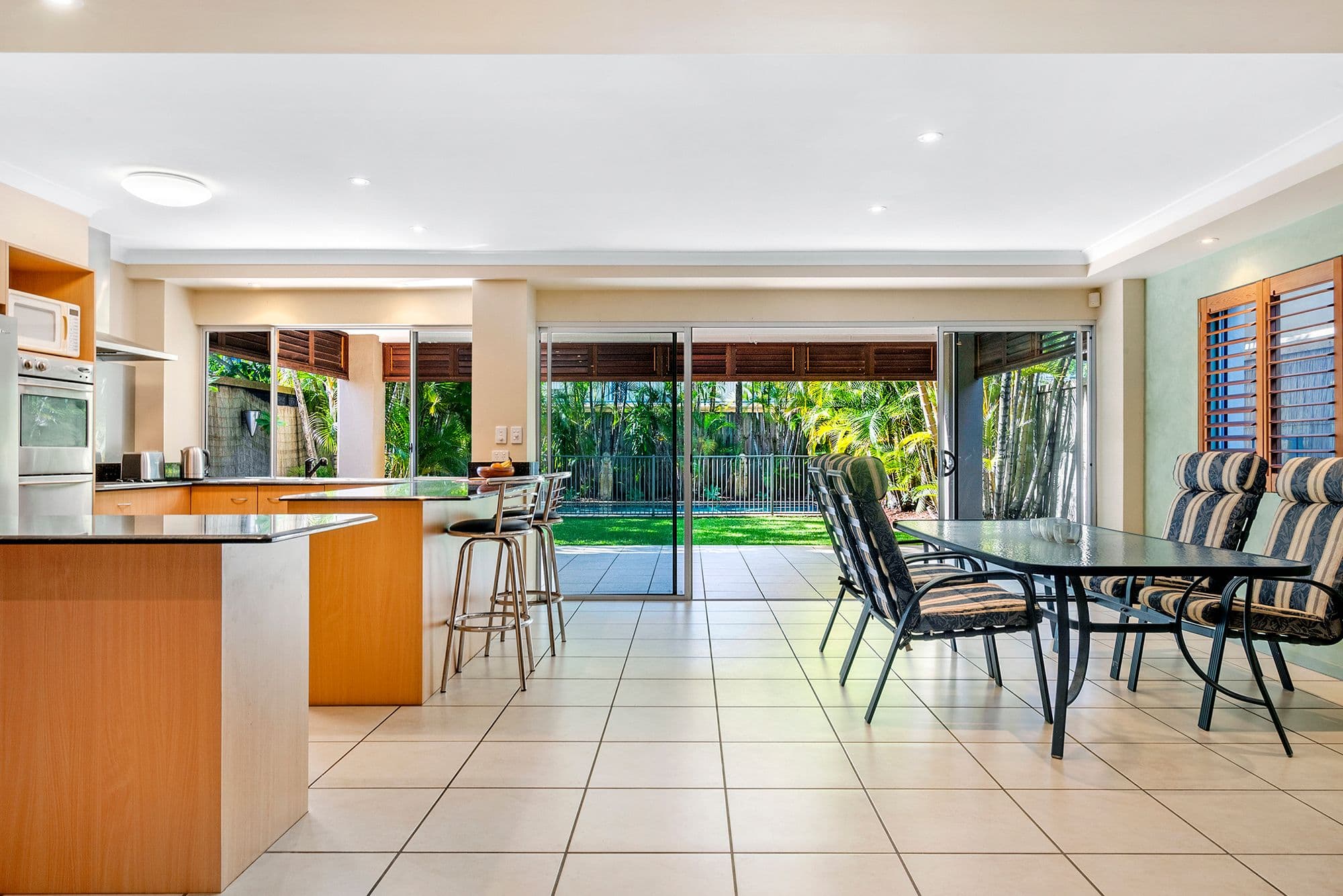 17 Hythe Street, Miami QLD 4220, Miami - Thumbnail 4