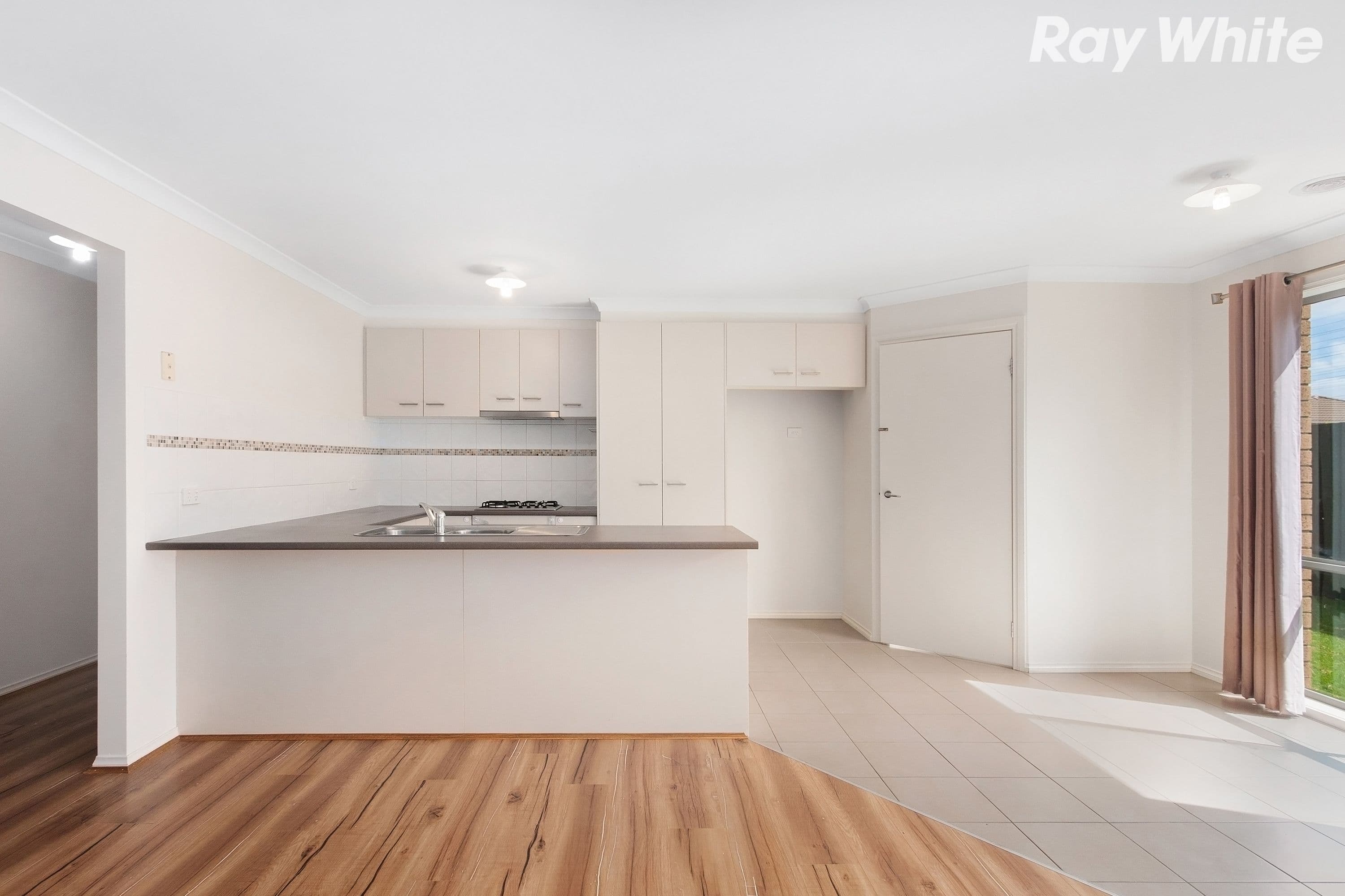 20 Melissa Way, Pakenham VIC 3810, Pakenham - Thumbnail 3