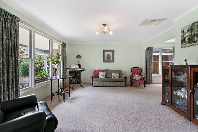 14 Lorikeet Court, Frankston VIC 3199, Frankston - Thumbnail 2