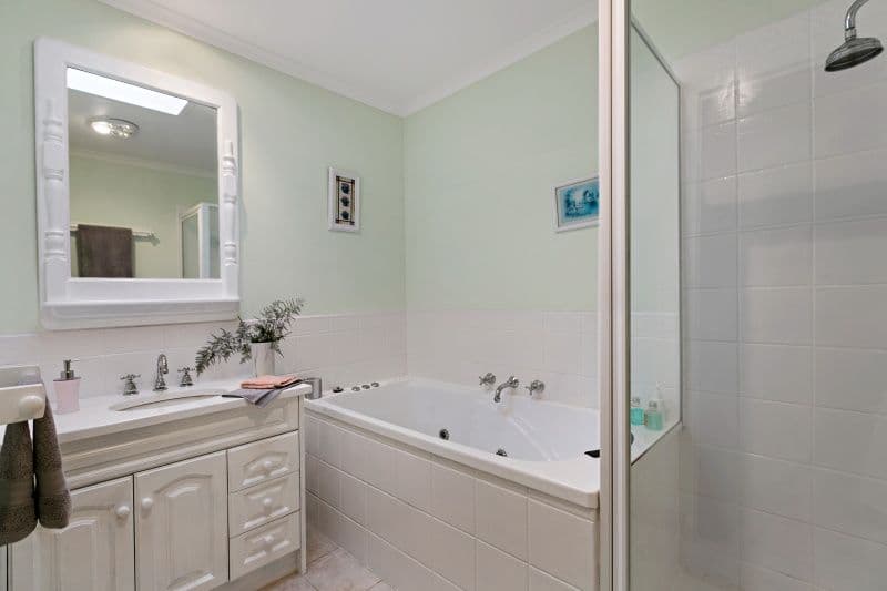 14 Lorikeet Court, Frankston VIC 3199, Frankston - Thumbnail 7