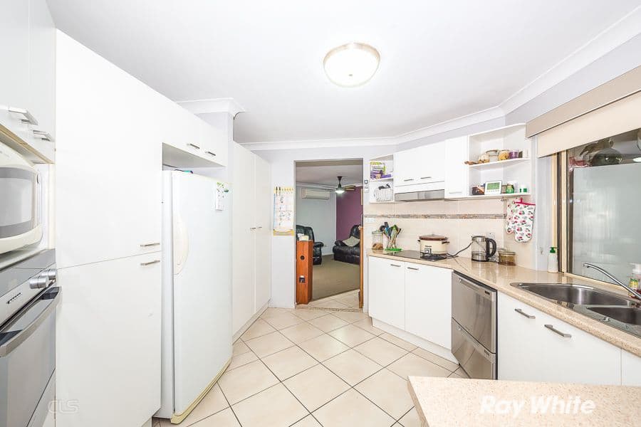 44 Lachlan Crescent, Sandstone Point QLD 4511, Sandstone Point - Thumbnail 2