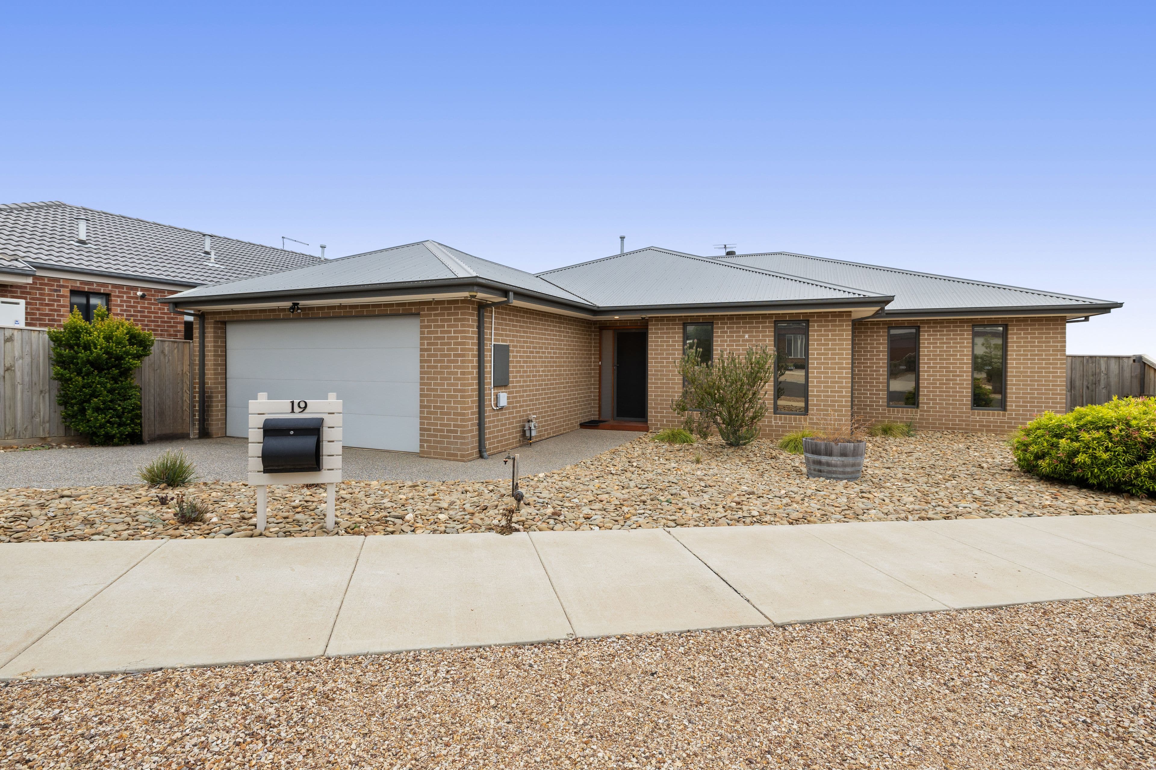 19 Sublime Point Road, Bacchus Marsh VIC 3340, Bacchus Marsh - Thumbnail 2
