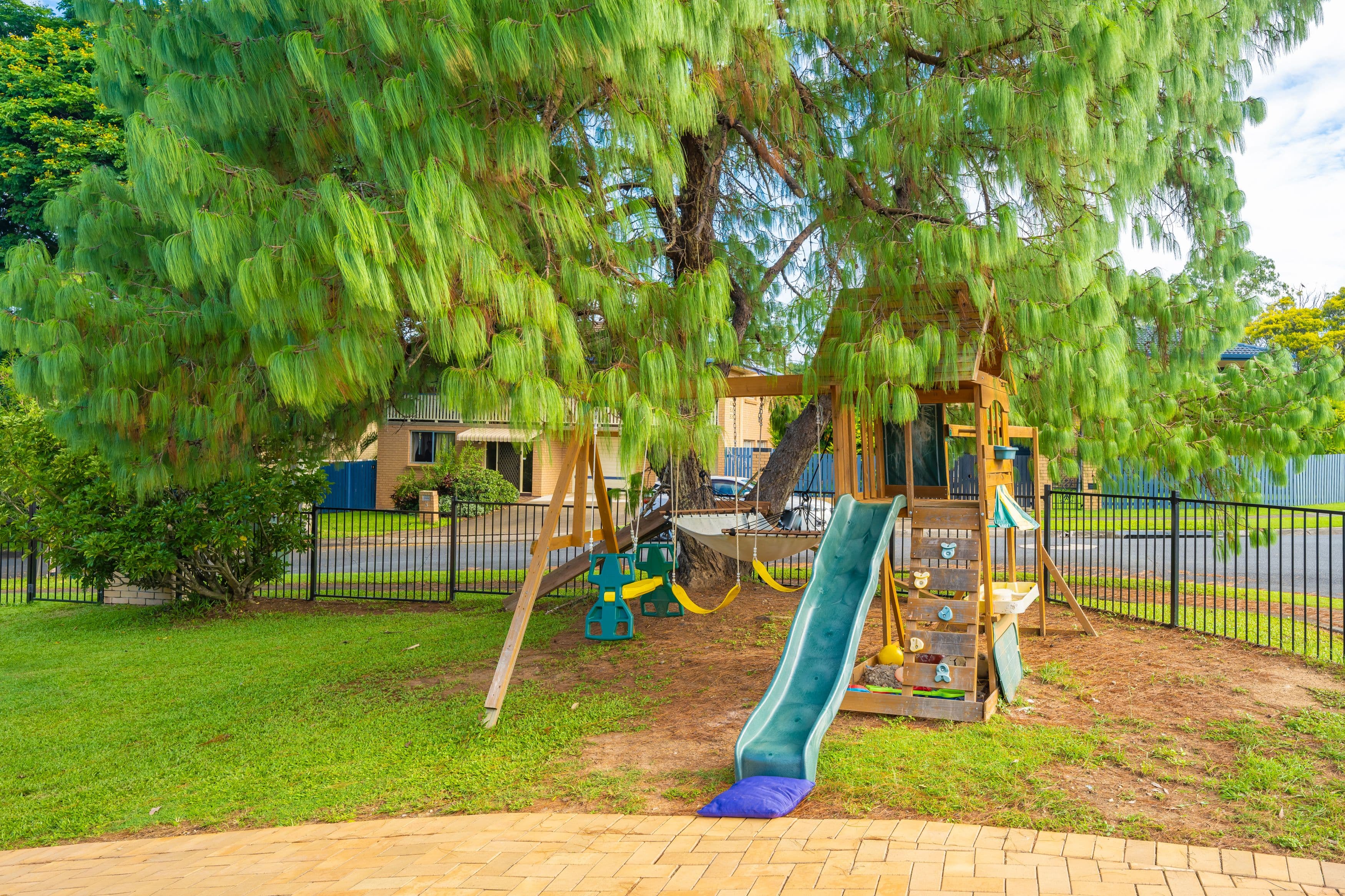 2 Redleaf Street, Mansfield QLD 4122, Mansfield - Thumbnail 3