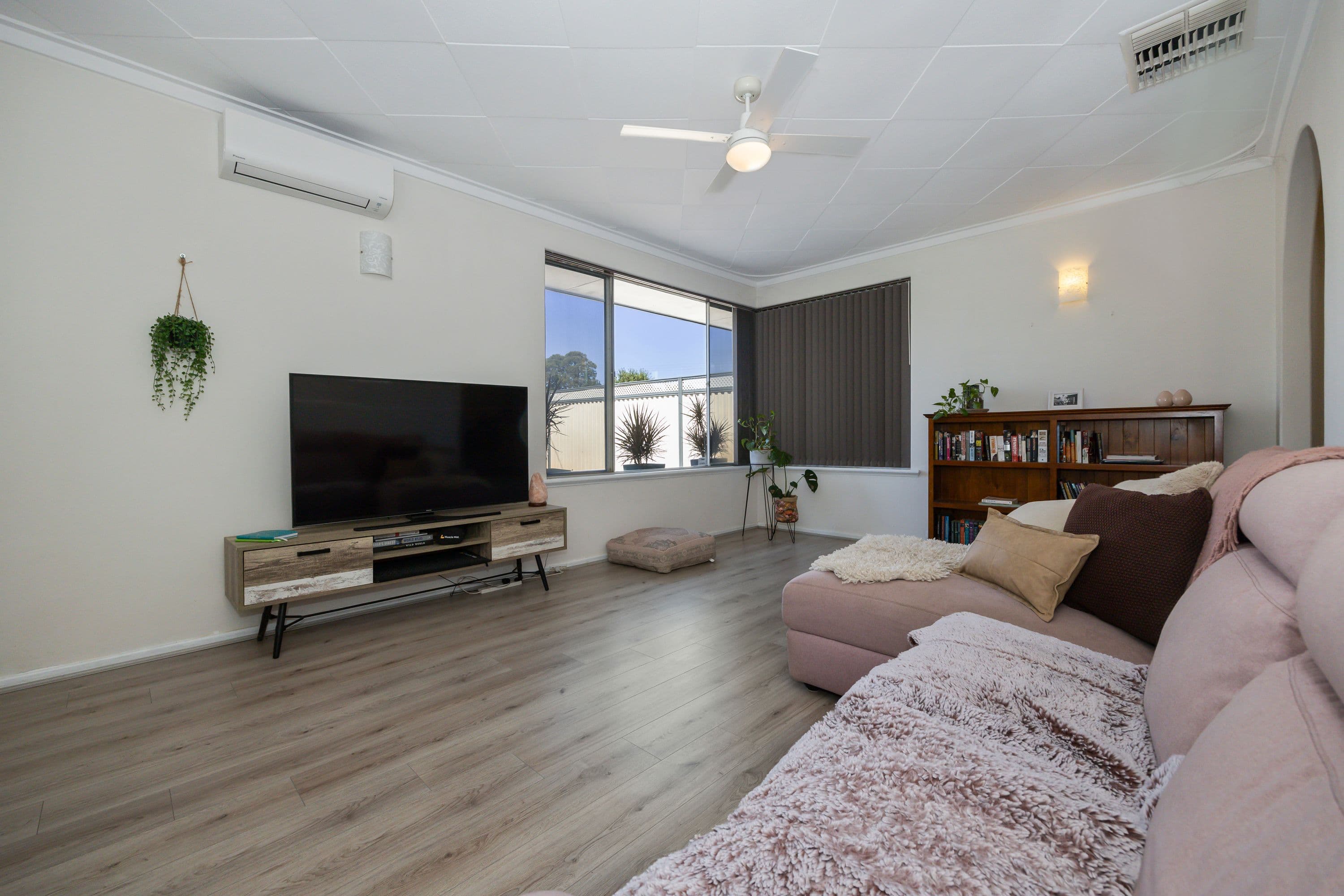 12 Somerset Street, Forrestfield WA 6058, Forrestfield - Thumbnail 6