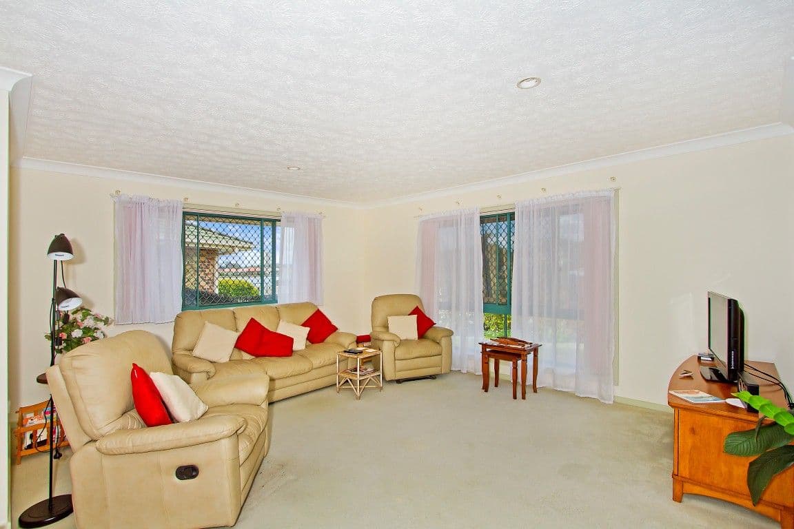 11 Winders Place, BANORA POINT NSW 2486, Banora Point - Thumbnail 2
