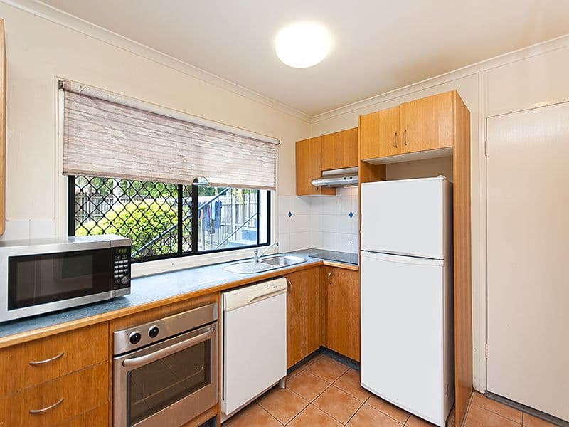 53 Winchester Street, HAMILTON QLD 4007, Hamilton - Thumbnail 6