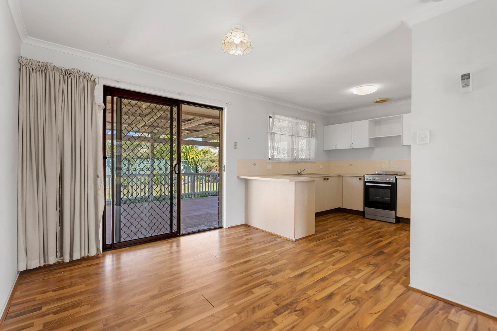 14 Glendevon Crescent, Mount Warren Park QLD 4207, Mount Warren Park - Thumbnail 6