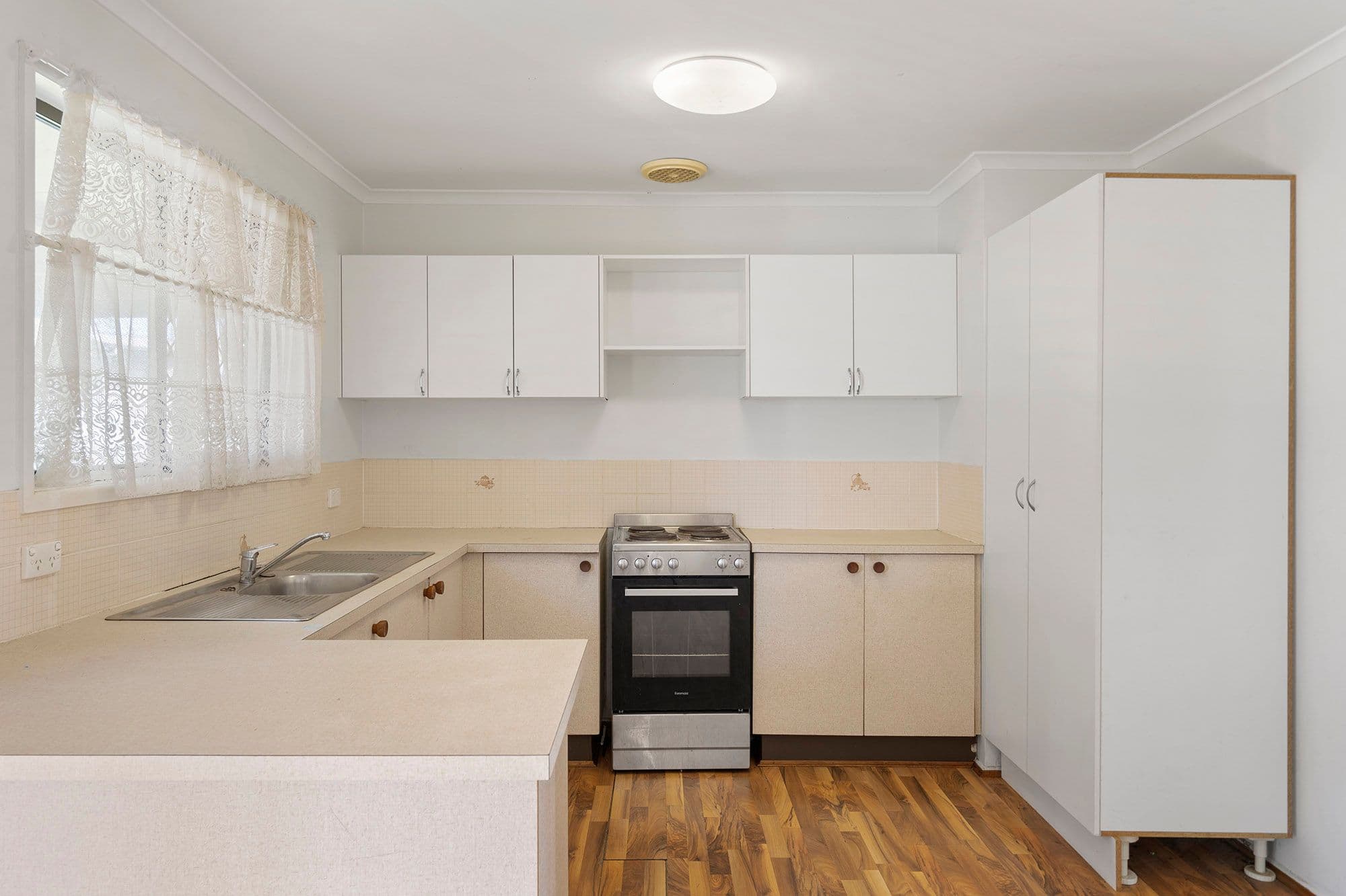 14 Glendevon Crescent, Mount Warren Park QLD 4207, Mount Warren Park - Thumbnail 7
