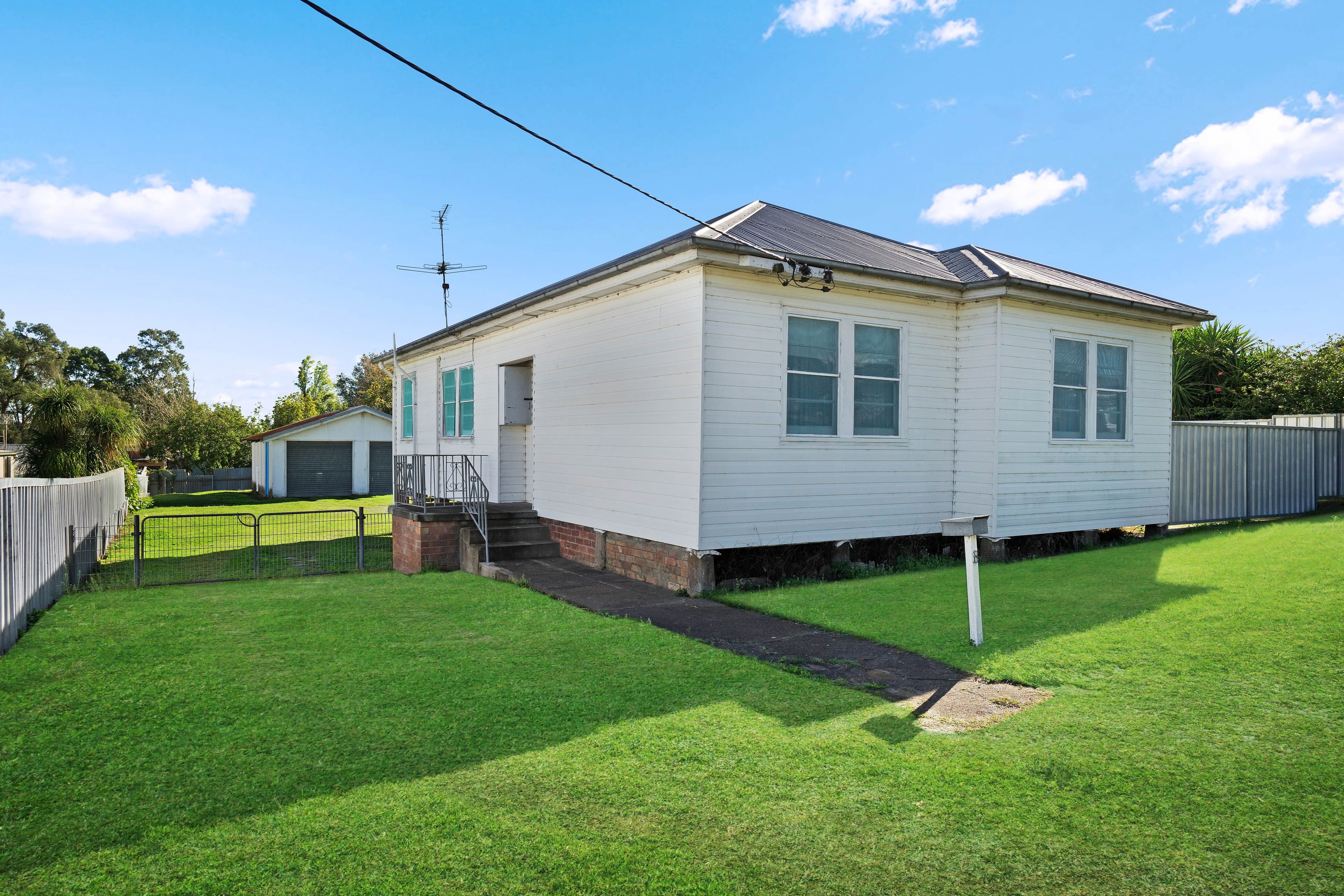 8 Station Street, Greta - Image 1