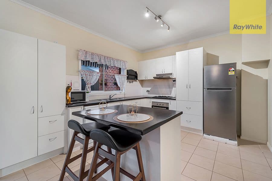 2 Cooma Lane, Craigieburn VIC 3064, Craigieburn - Thumbnail 2