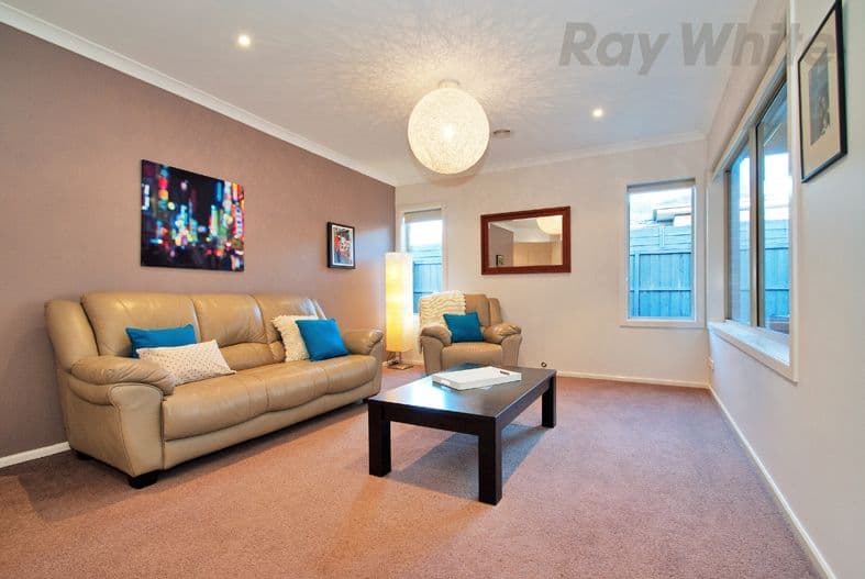 6 LYNDHURST Close, CROYDON VIC 3136, Croydon - Thumbnail 2