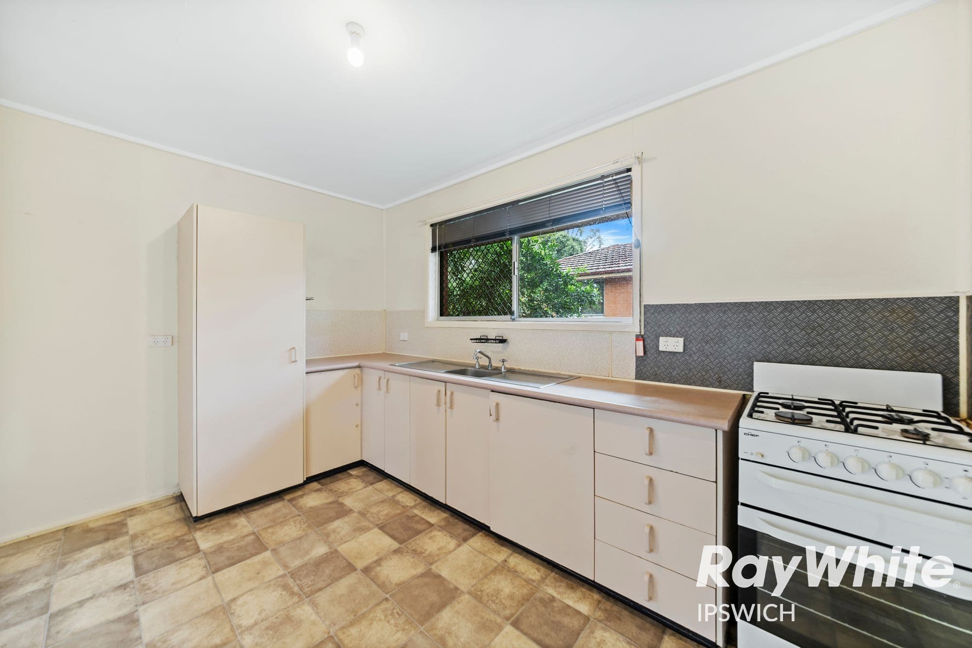 6 Nagel Street, Gailes QLD 4300, Gailes - Thumbnail 6