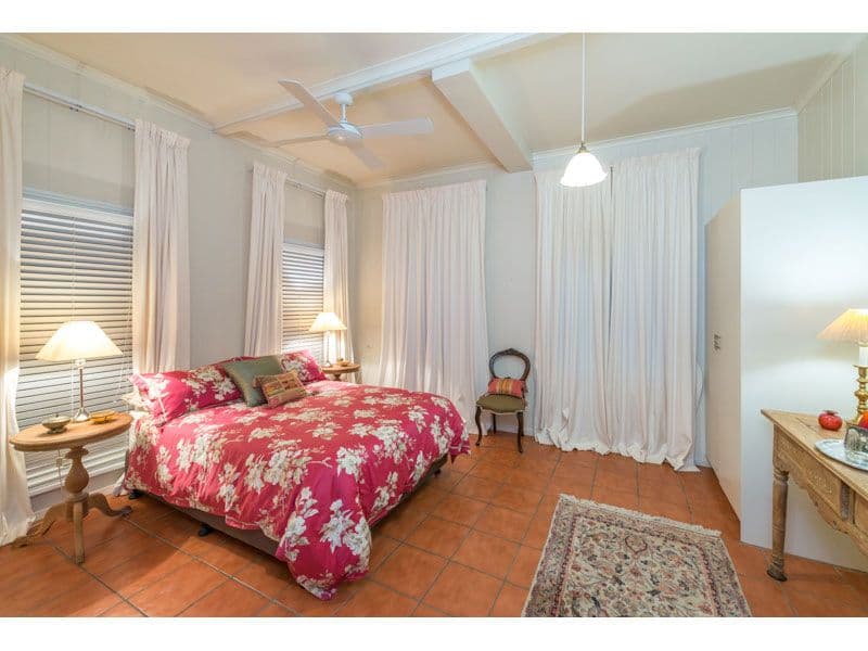 26 Cambridge Street, RED HILL QLD 4059, Red Hill - Thumbnail 4