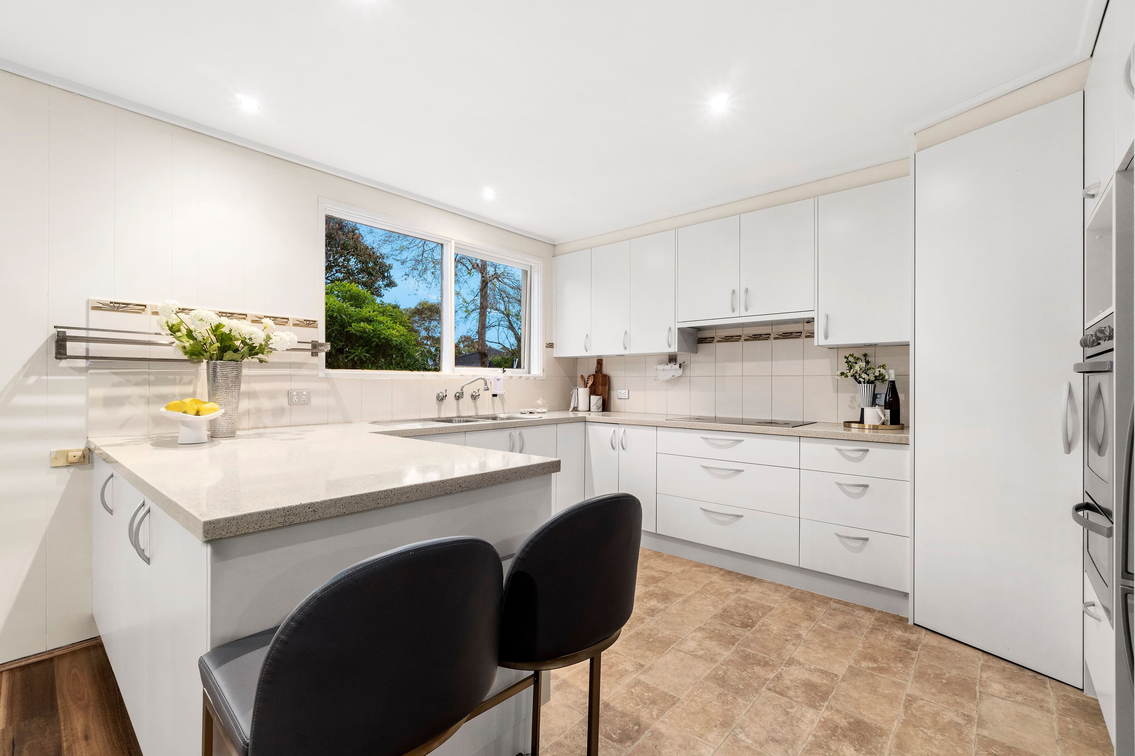 24 Lennox Avenue, Glen Waverley VIC 3150, Glen Waverley - Thumbnail 4