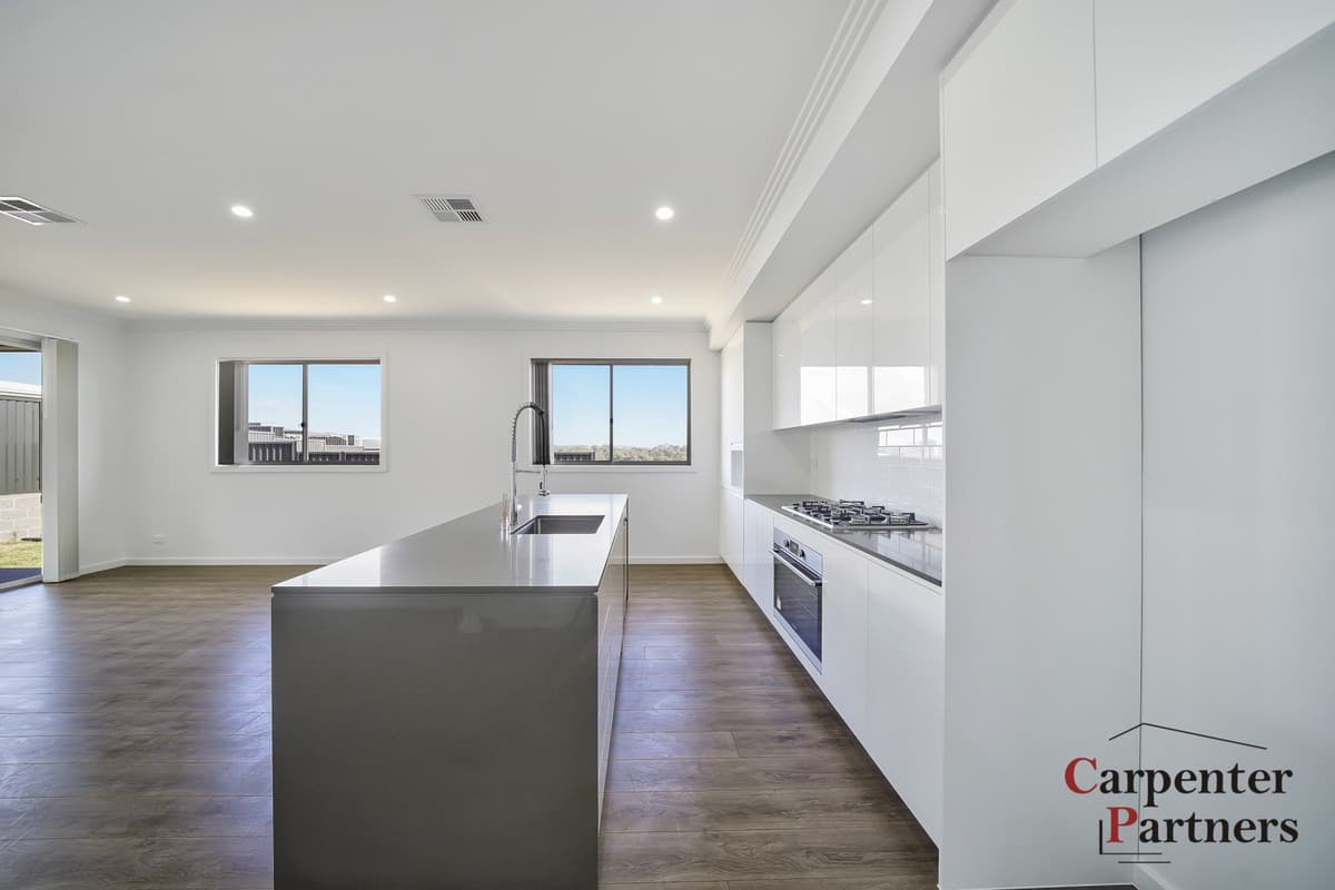 23 Roy Crescent, THIRLMERE, Thirlmere - Thumbnail 2