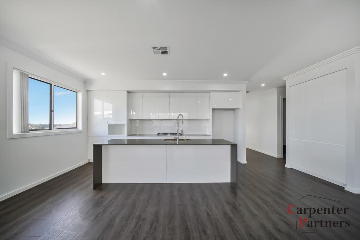 23 Roy Crescent, THIRLMERE, Thirlmere - Thumbnail 4