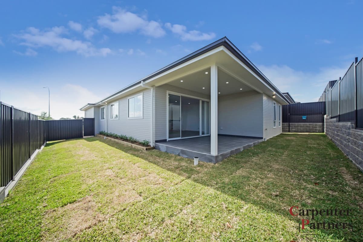 23 Roy Crescent, THIRLMERE, Thirlmere - Thumbnail 5