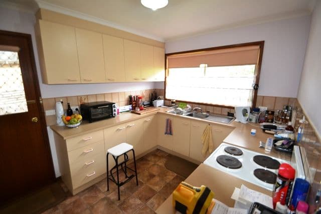 30 Clarey Avenue, SEYMOUR VIC 3660, Seymour - Thumbnail 2