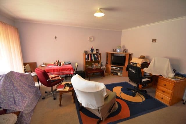 30 Clarey Avenue, SEYMOUR VIC 3660, Seymour - Thumbnail 3