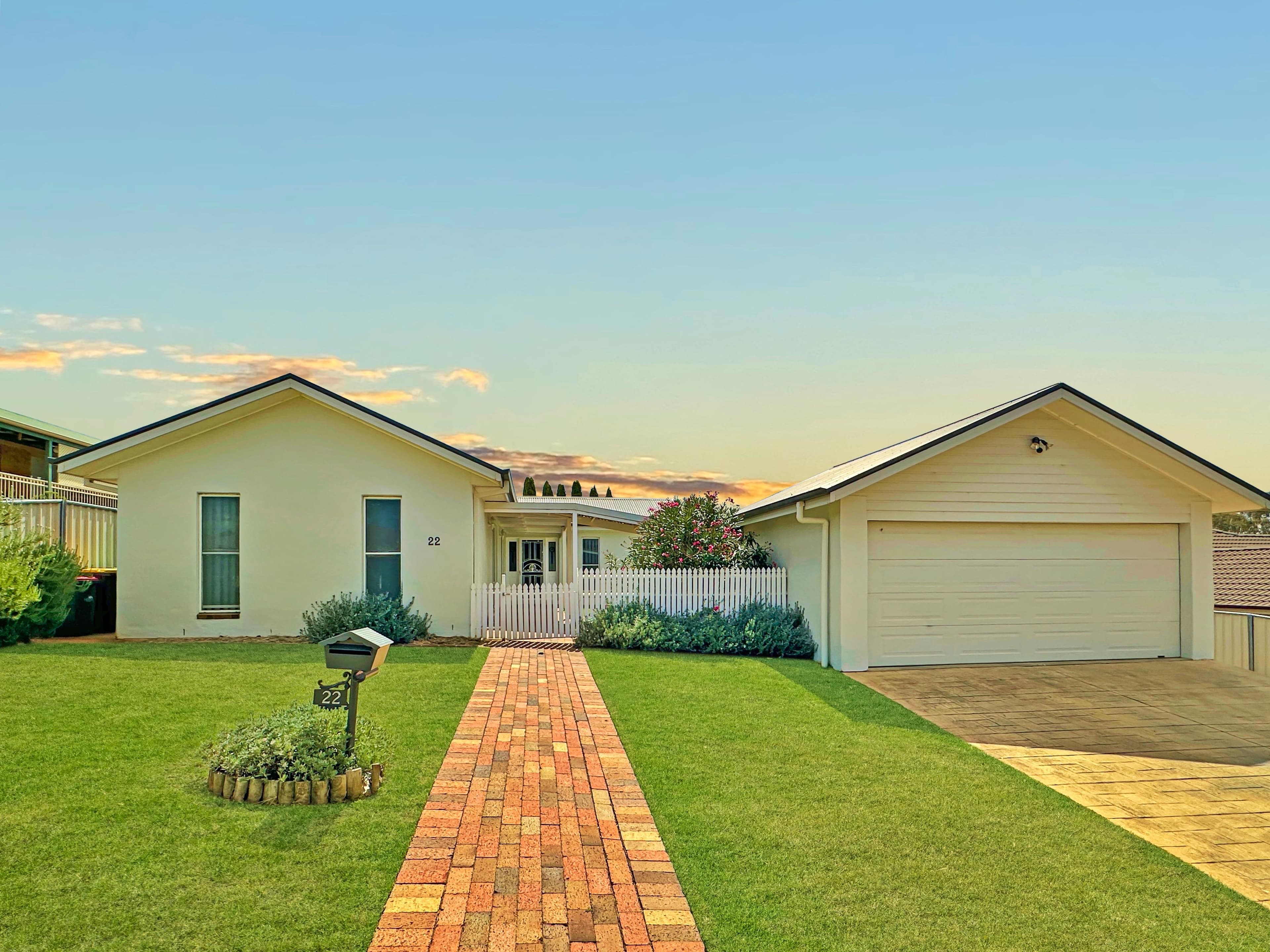 22 Mathew Street, Young NSW 2594, Young - Image 1