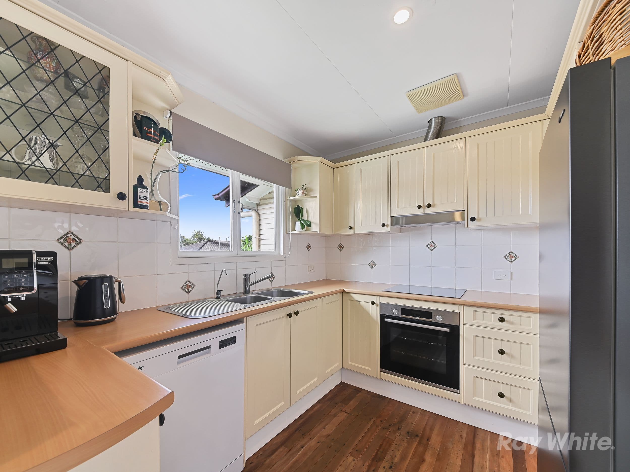 32 Balmoral Street South, Altona Meadows - Thumbnail 5