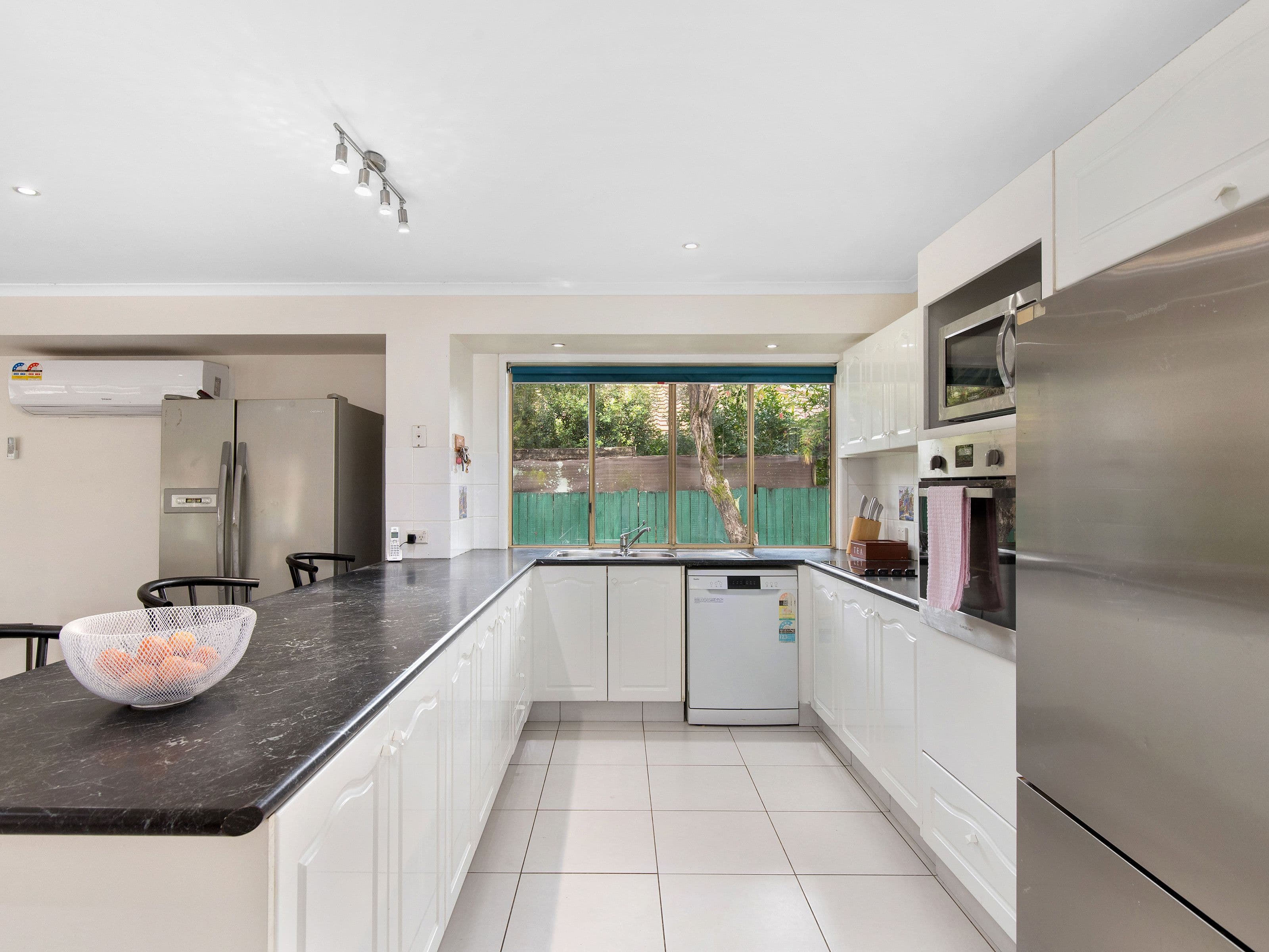 22 Cadell Drive, Helensvale QLD 4212, Helensvale - Thumbnail 4