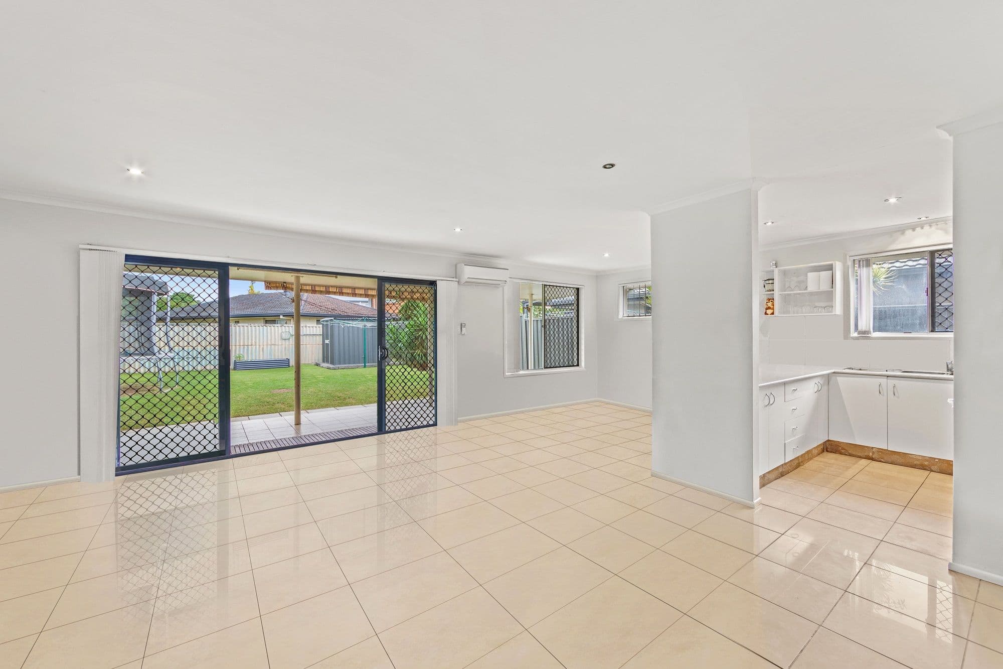 51 Surfers Avenue, Mermaid Waters QLD 4218, Mermaid Waters - Thumbnail 3