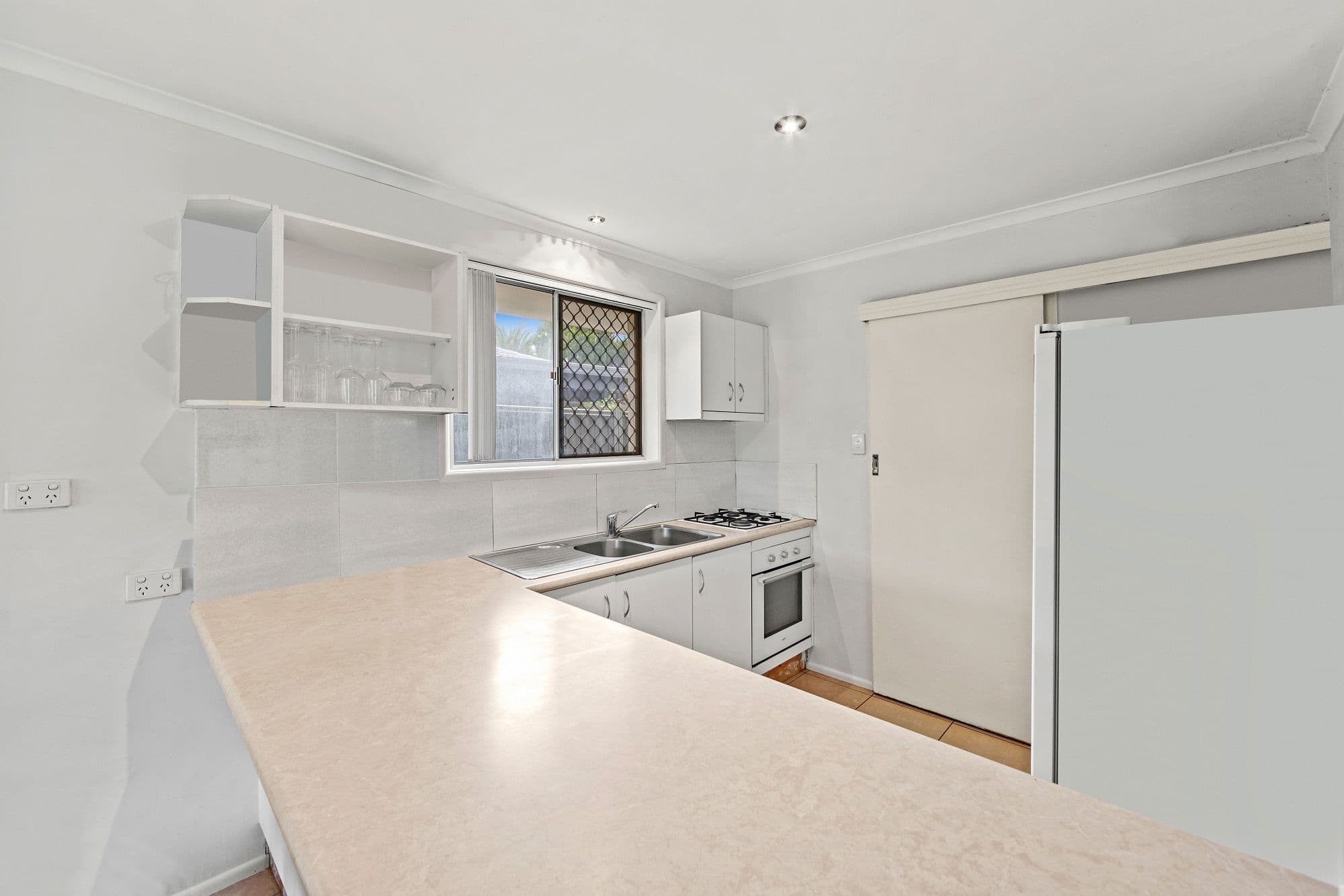 51 Surfers Avenue, Mermaid Waters QLD 4218, Mermaid Waters - Thumbnail 5
