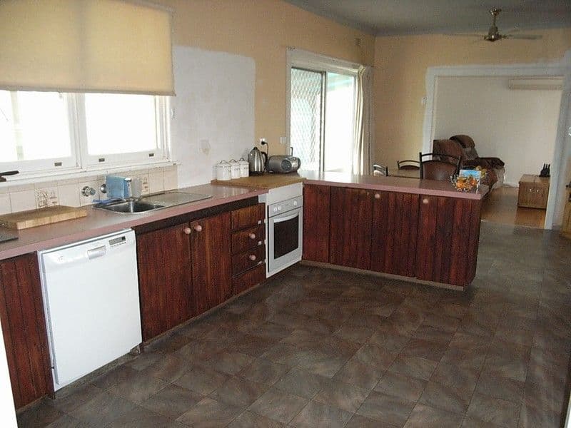 13 Haverfield Street, ECHUCA VIC 3564, Echuca - Thumbnail 3
