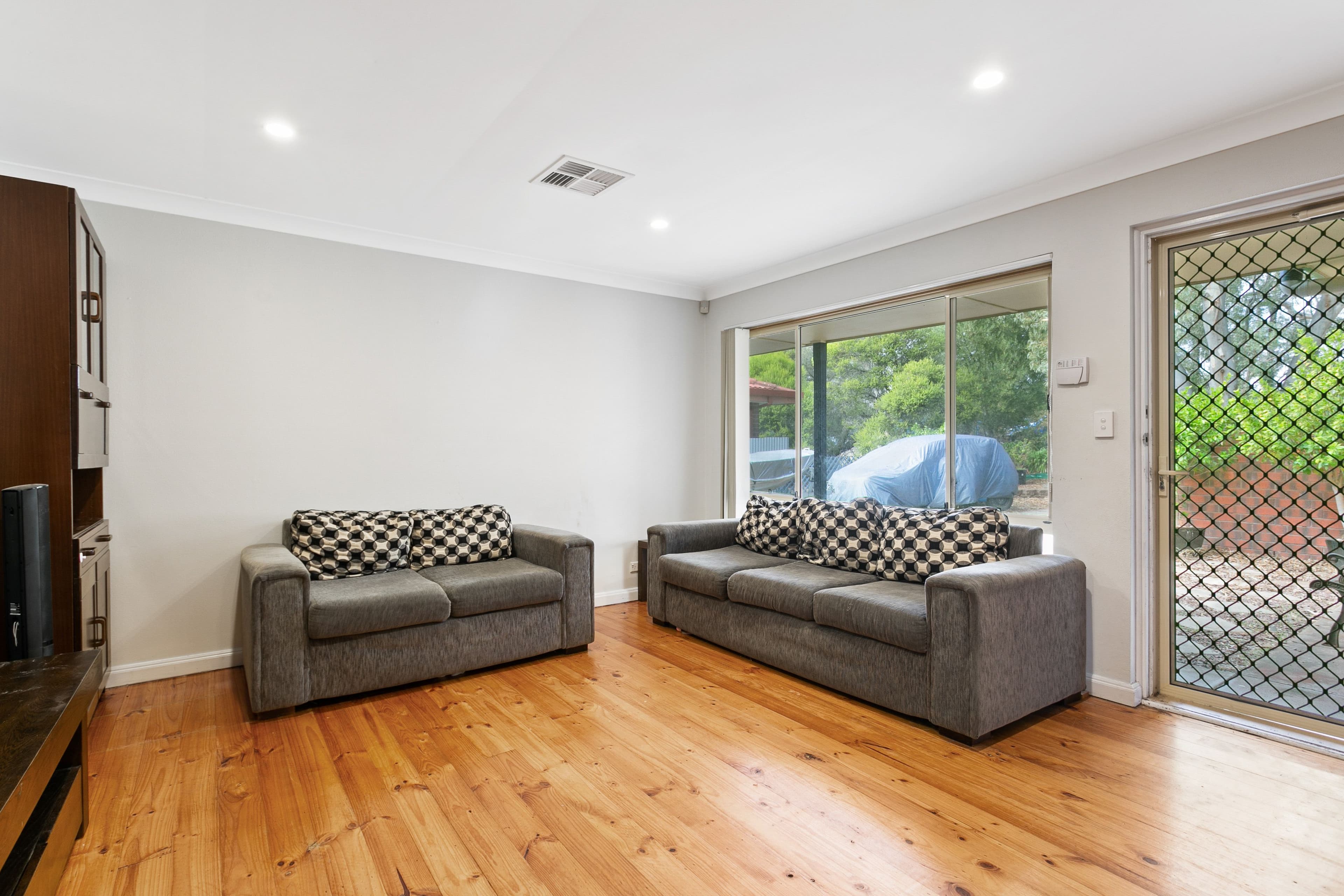 17 Taylors Road West, Aberfoyle Park SA 5159, Aberfoyle Park - Thumbnail 4