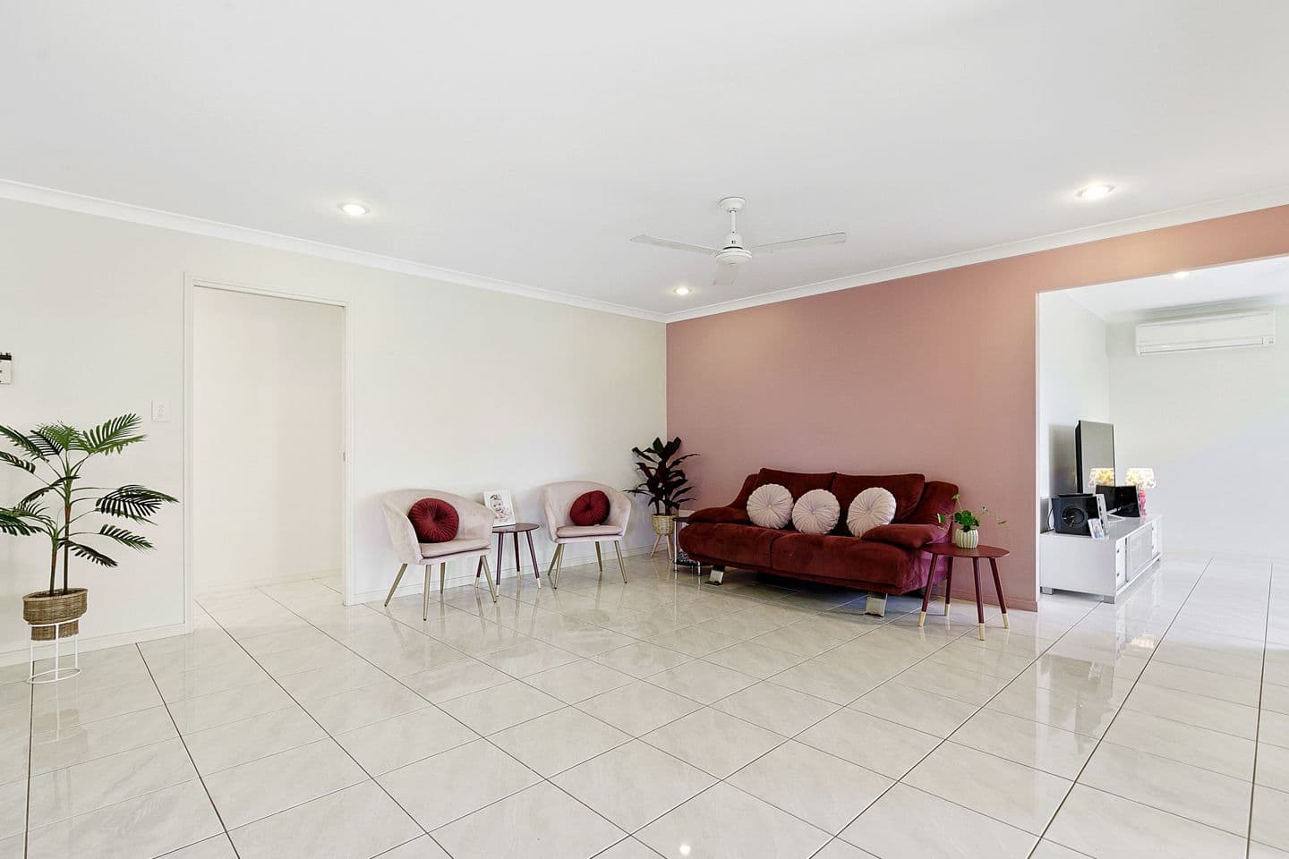 1 Earl Saint Vincent Circuit, Eli Waters QLD 4655, Eli Waters - Thumbnail 7