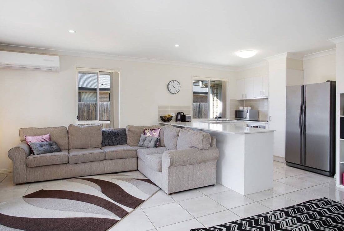 8 Lachlan Street, Gleneagle QLD 4285, Gleneagle - Thumbnail 2