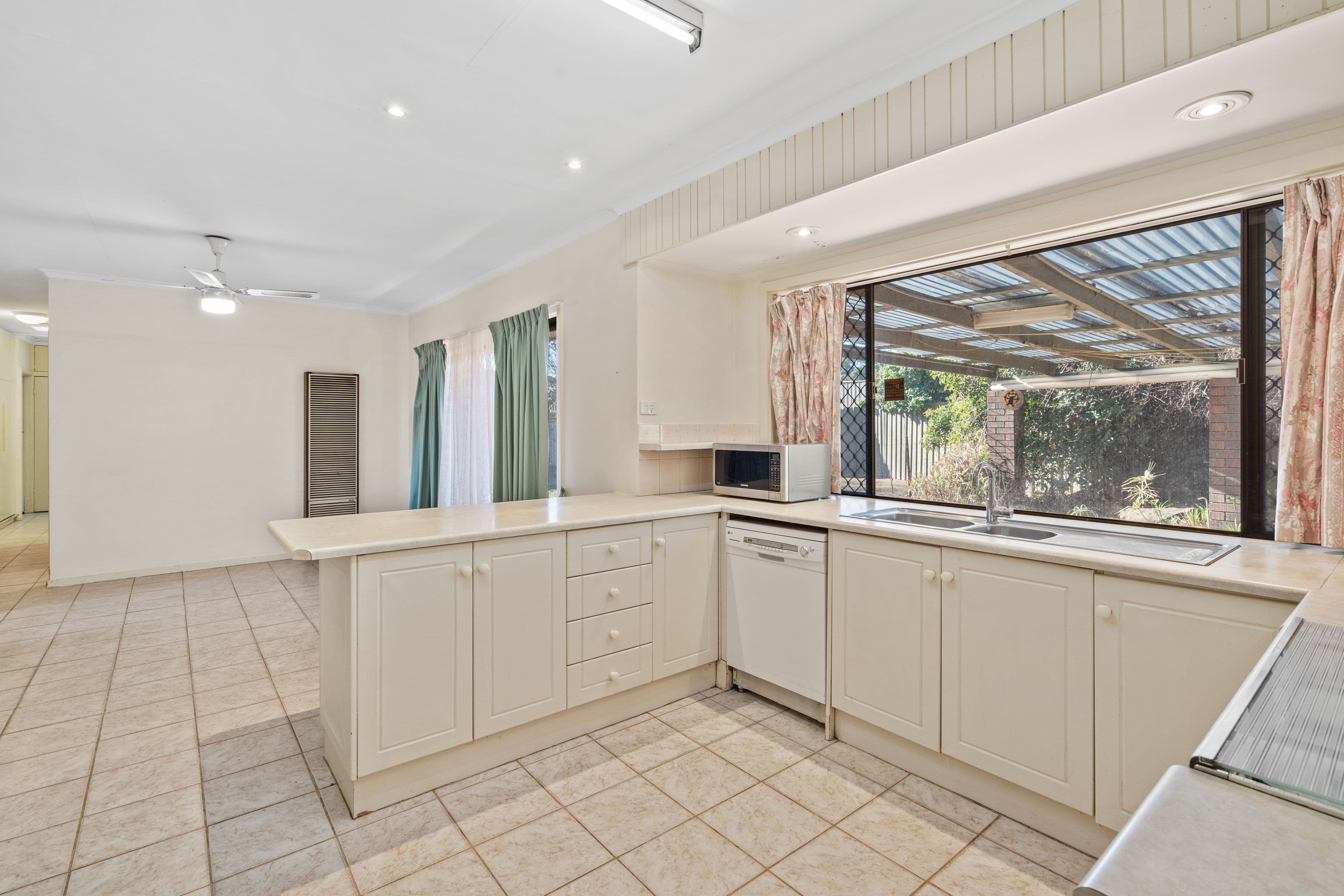 2 Tyler Court, Parafield Gardens SA 5107, Parafield Gardens - Thumbnail 5