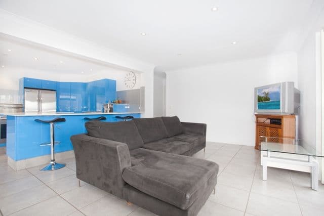 46 Cypress Drive, BROADBEACH WATERS QLD 4218, Broadbeach Waters - Thumbnail 4