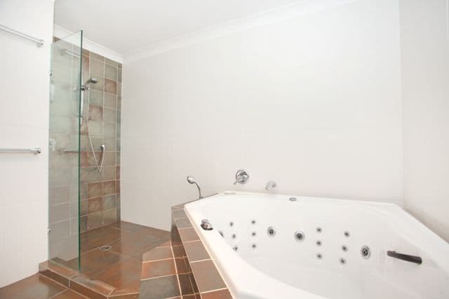 46 Cypress Drive, BROADBEACH WATERS QLD 4218, Broadbeach Waters - Thumbnail 6