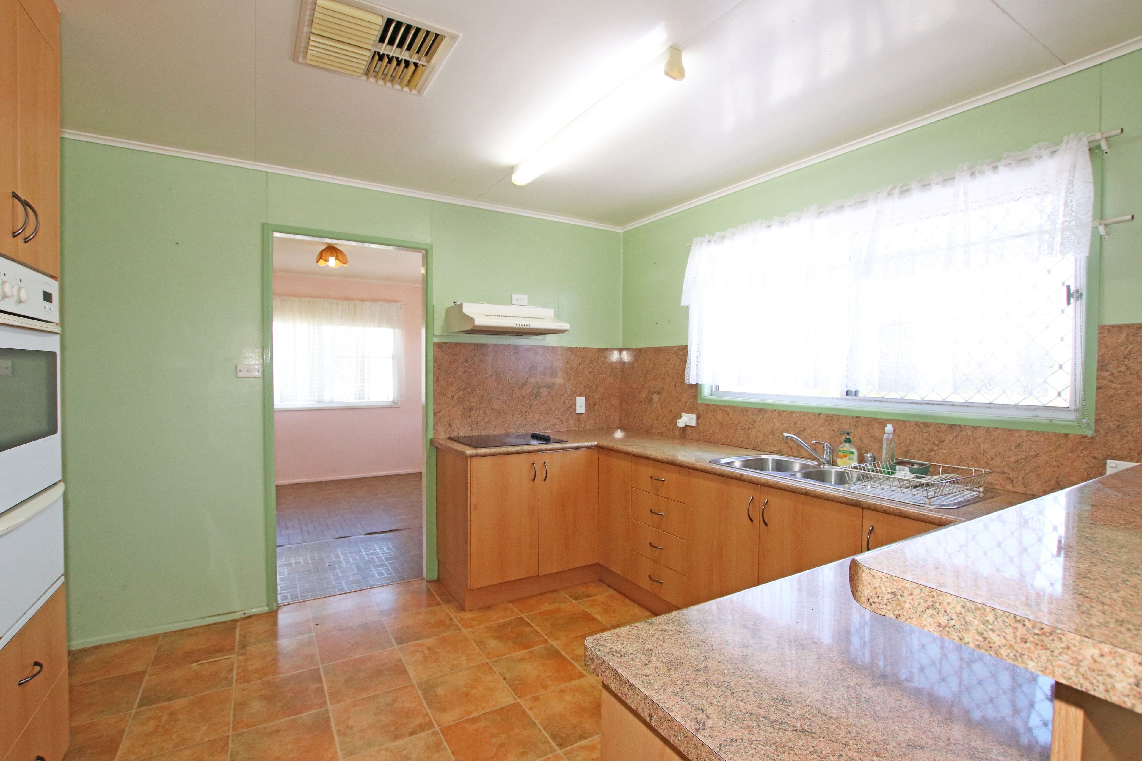 4 Bundalba Street, Biloela QLD 4715, Biloela - Thumbnail 5