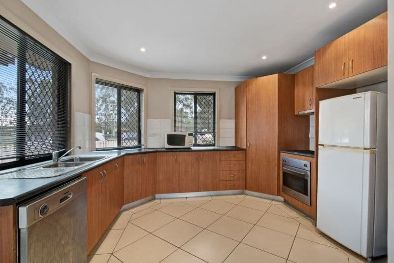 222 Sibley Road, Wynnum West QLD 4178, Wynnum West - Thumbnail 2