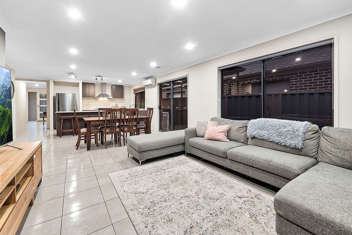 22 Macpherson Circuit, Cranbourne East VIC 3977, Cranbourne East - Thumbnail 5