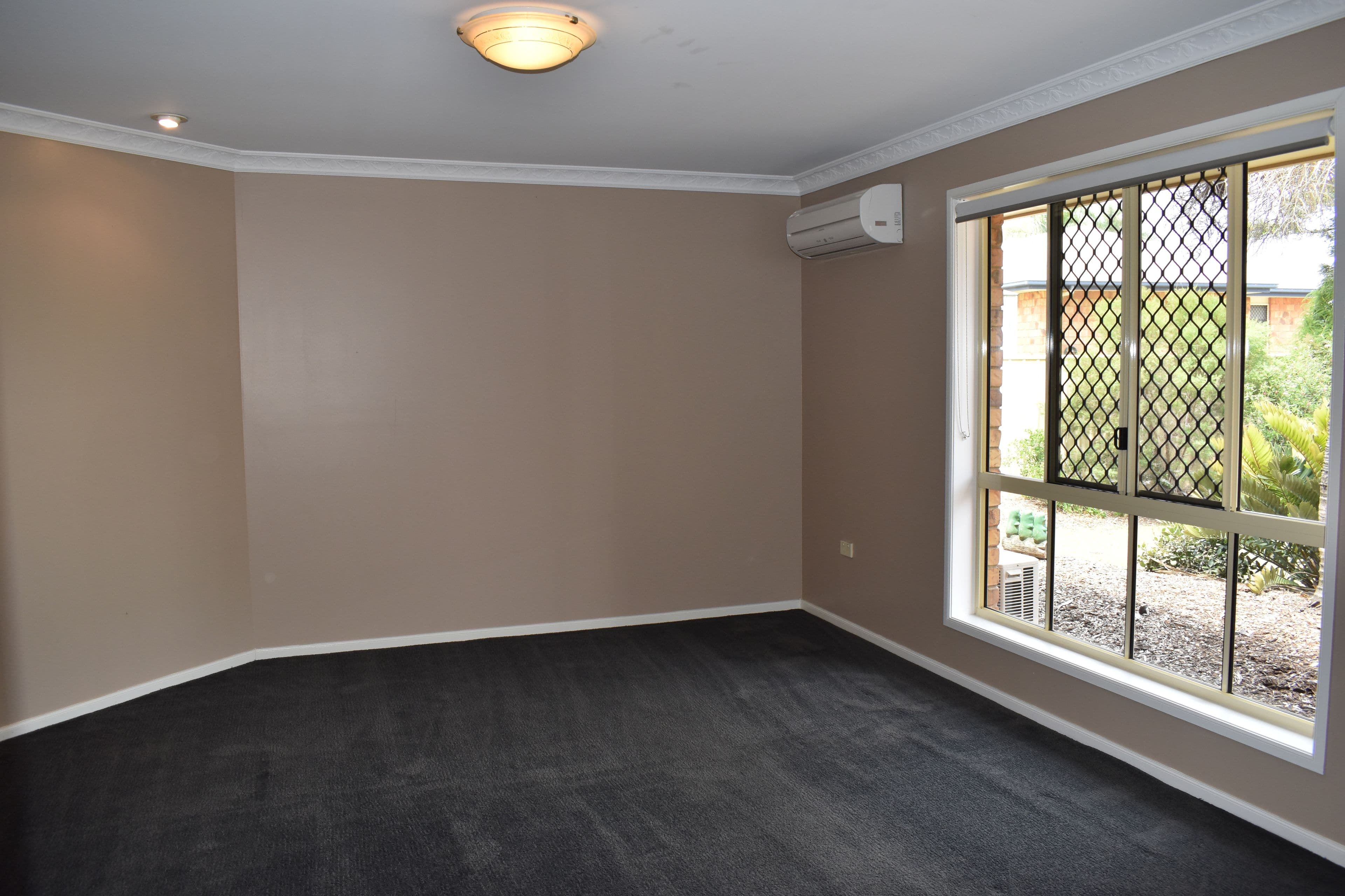 24 Whitchurch Road, Emerald QLD 4720, Emerald - Thumbnail 5