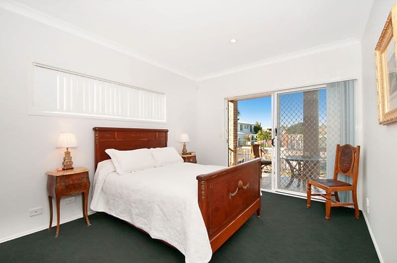 32 Petrel Avenue, MERMAID BEACH QLD 4218, Mermaid Beach - Thumbnail 5