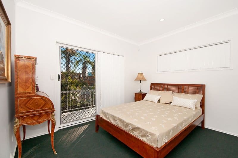 32 Petrel Avenue, MERMAID BEACH QLD 4218, Mermaid Beach - Thumbnail 7