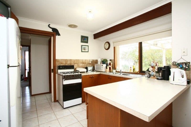 5 Chagall Court, SCORESBY VIC 3179, Scoresby - Thumbnail 2