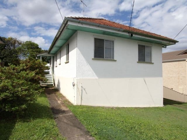 22 Iveagh Avenue, HOLLAND PARK WEST QLD 4121, Holland Park West - Thumbnail 3