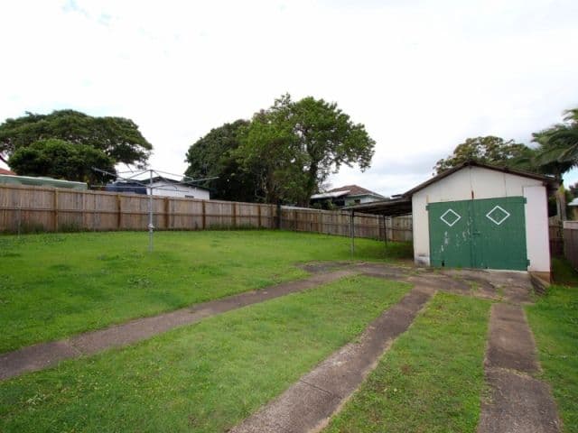 22 Iveagh Avenue, HOLLAND PARK WEST QLD 4121, Holland Park West - Thumbnail 6