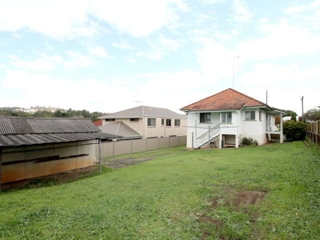 22 Iveagh Avenue, HOLLAND PARK WEST QLD 4121, Holland Park West - Thumbnail 7